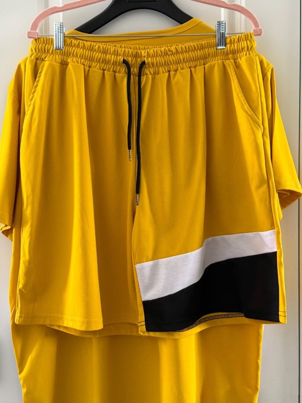 Yellow & Black Colorblock Mens Two-Piece T-Shirt And Shorts Set - XL - Picture 6 of 7